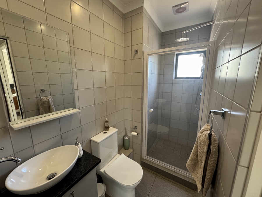 To Let 2 Bedroom Property for Rent in Royal Ascot Western Cape